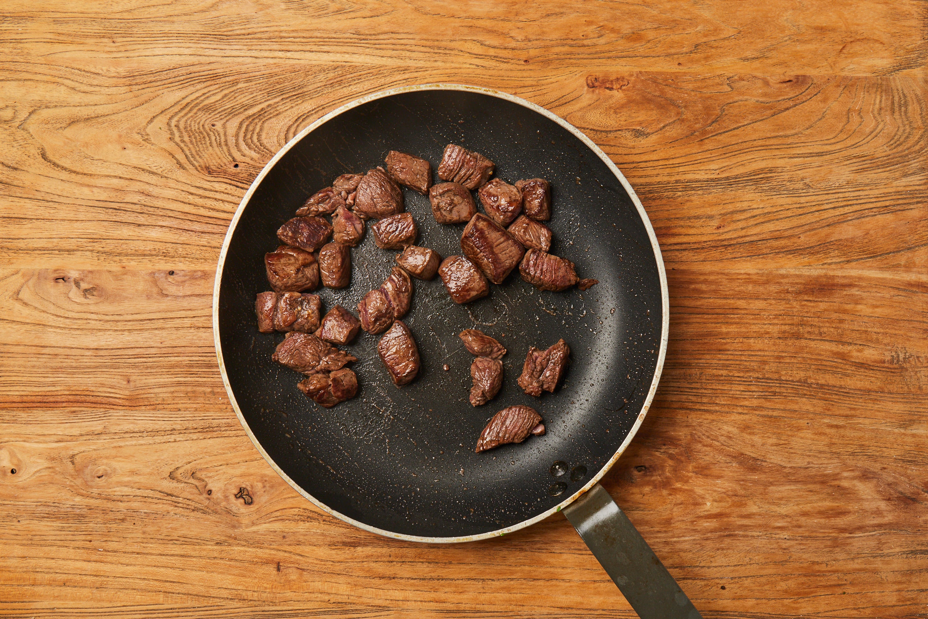 Bo Luc Lac Shaking Beef Stir Fry with Capsicum & Rice